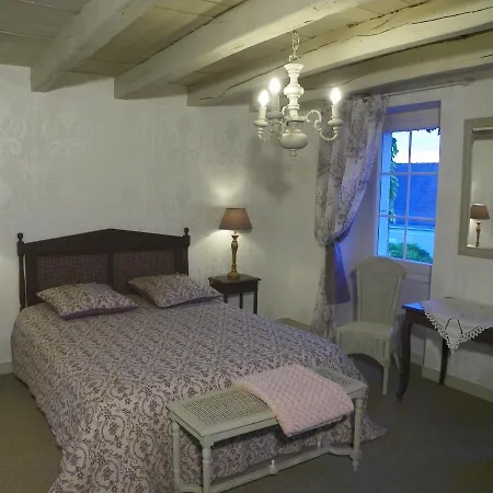 Bed and breakfast D'hotes Du Perray 3*